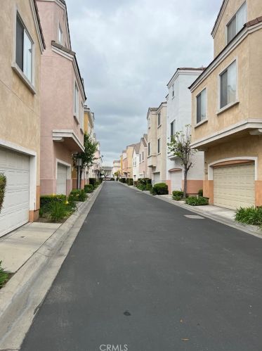 12687 Antigua Ct, Lynwood CA  90262-5377 exterior