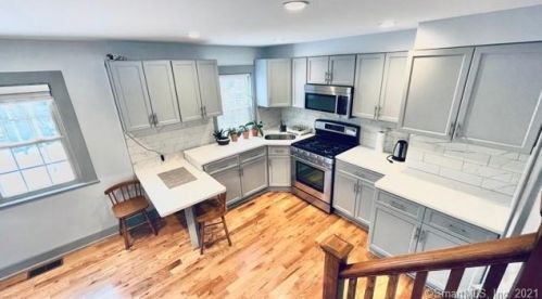 373 Iranistan Ave, Bridgeport, CT 06604-5841