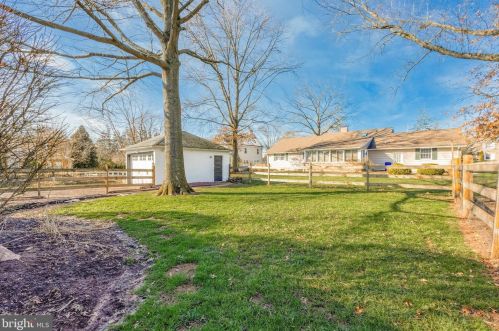 327 Highland Rd, Pottstown PA  19464-4407 exterior