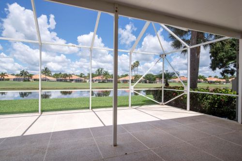 8208 Palm Hammock Ln, Hobe Sound FL 33455-8223 exterior