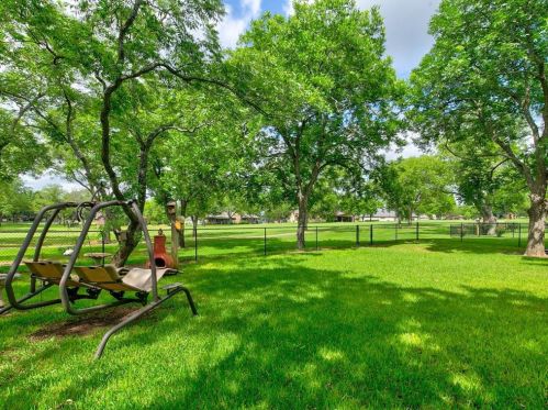 5215 Wedgefield Rd, Granbury TX  76049-4166 exterior