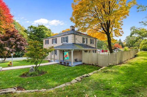 1330 Pennsylvania Ave, Oakmont, PA 15139-1029