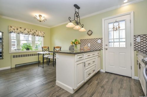 75 Willow St, Floral Park NY  11001-3401 exterior