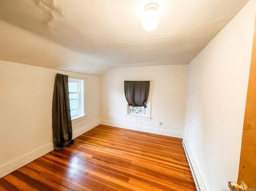 26 Nichols St, Putnam CT  06260-1722 exterior