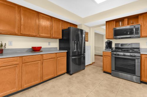 2815 Wynridge Dr, Darbydale OH  43123-8709 exterior