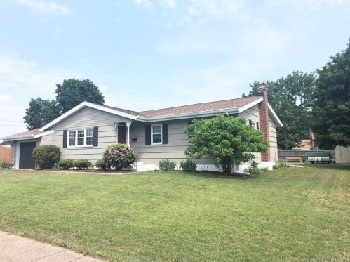 121 Cushman Dr, Manchester, CT 06042-2313