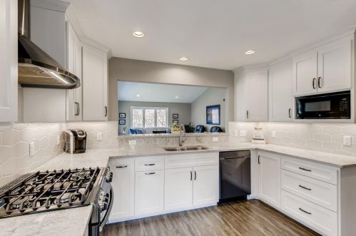 1691 Brueberry Ln, Saint Paul, MN 55112-1780