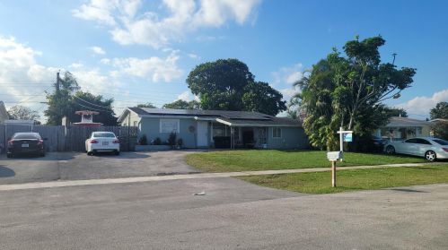 871 Montego Dr, West Palm Beach, FL 33415-3843