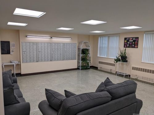 54 North St, Stamford, CT 06902-2241