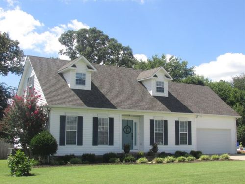 11 Gene Dr, Lawrenceburg, TN 38464-7294