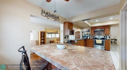 9015 10 St, Hollywood FL 33025-4520 exterior