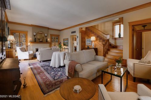 309 1 St, Tucson AZ 85705-7818 exterior