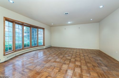 5 Round Hill Ter, Kinnelon NJ  07405-3217 exterior