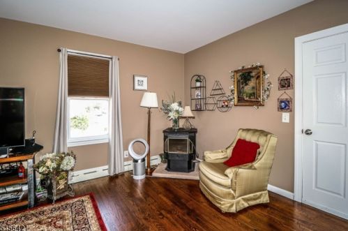 1154 Gress St, Manville NJ  08835-1133 exterior