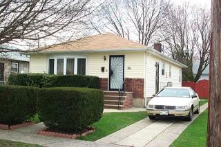 10 Vanata Ct, Hempstead, NY 11550-1914
