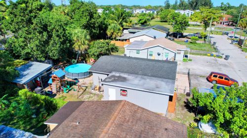209 3 St, West Palm Beach FL  33403-3418 exterior