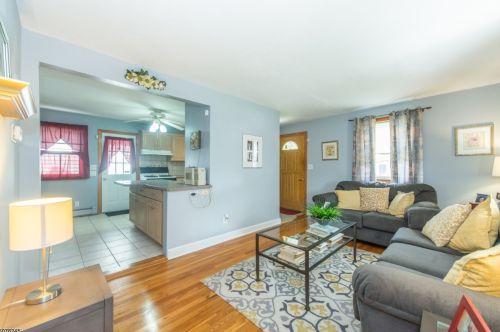 102 Mount Pleasant Ave, West Paterson NJ  07424-2838 exterior