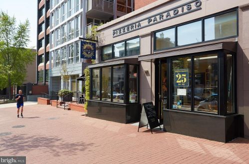 1734 P St, Washington DC  20036-1323 exterior