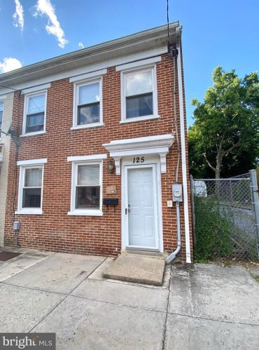 125 North St, Carlisle PA  17013-2431 exterior