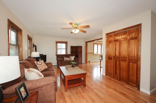 16 10th St, Kingston NH  03848-3717 exterior