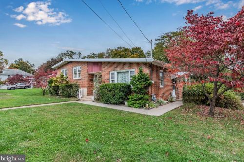 355 7 St, Harrisburg PA 17113-2012 exterior