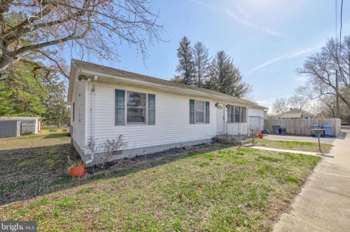 101 Maple St, Laurel, DE 19956-1355