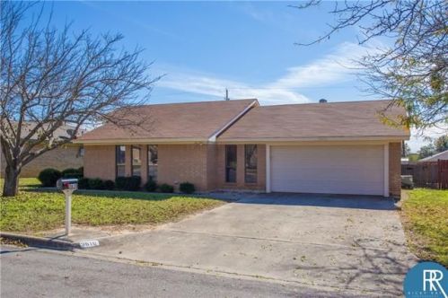 3610 Surrey Ln, Brownwood, TX 76801-7131