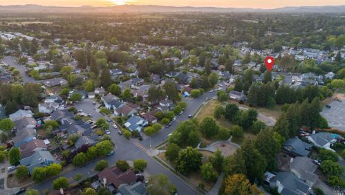 1195 Exeter Dr, Santa Rosa CA  95401-8823 exterior