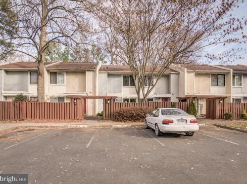 2238 Southgate Sq, Herndon VA  20191-1229 exterior