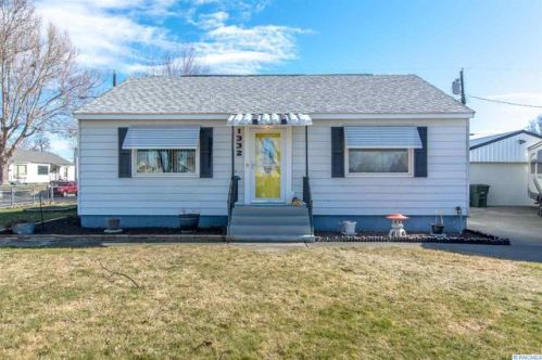 1332 Marshall Ave, Richland WA  99354-3238 exterior