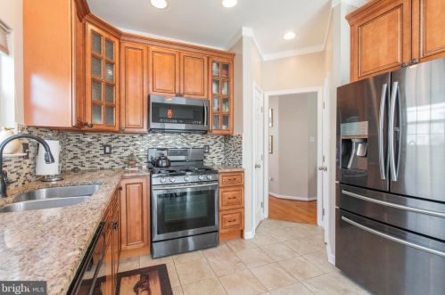 221 Brookdale Ct, Dresher PA  19025-1517 exterior