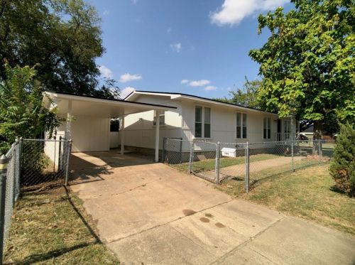 1800 Yates St, Fort Worth, TX 76115-3825