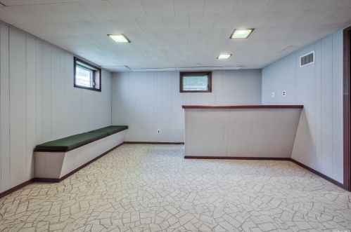 101 Cedar St, Hicksville NY  11801-3242 exterior