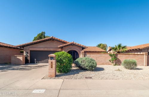 6762 17th Pl, Phoenix, AZ 85016-1060