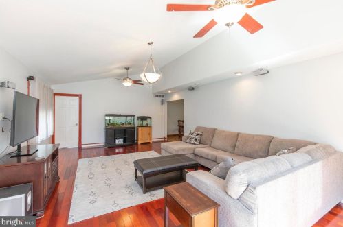 19 Lee Ann Dr, Blenheim NJ  08012-5353 exterior