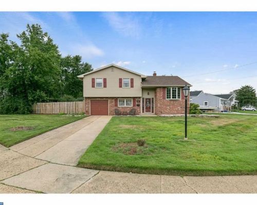 2404 Andover Rd, Riverton, NJ 08077-3511