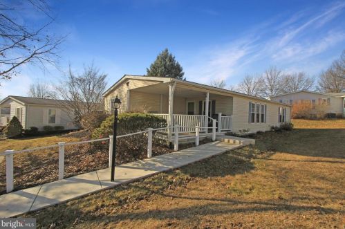 139 Deerfield Dr, Souderton, PA 18964-1925