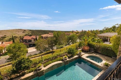 14 Morning Lgt, Newport Beach CA  92657-1654 exterior