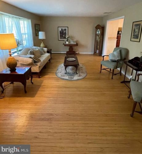 957 Powderhorn Dr, Lansdale PA  19446-5530 exterior