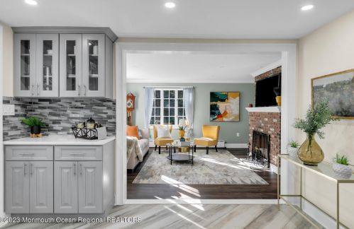 961 Front St, Tinton Falls NJ  07701-5615 exterior