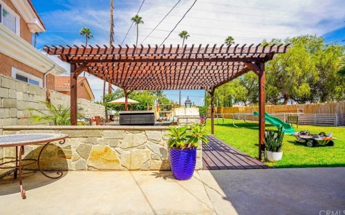 5132 Gardenia Ave, Long Beach CA  90807-1116 exterior