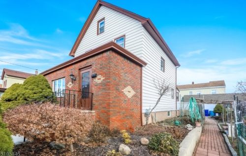 20 Jefferson Pl, Paterson NJ  07506-2528 exterior