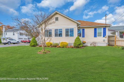 1110 Glenn St, Belmar, NJ 07719-3458