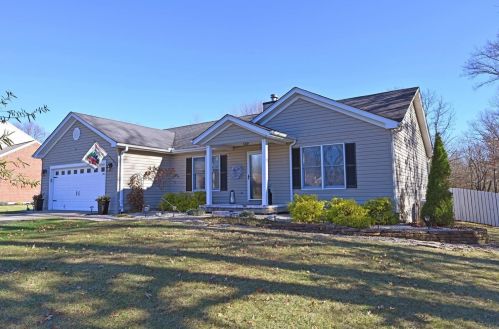 3600 Lake Meadow Dr, Amelia, OH 45102-2516