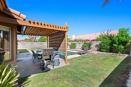 45160 Bridgette Way, La Quinta CA  92253-7200 exterior