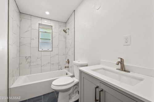 905 Prince Rd, Tucson AZ 85705-3025 exterior