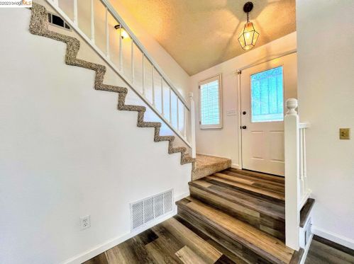 1861 Gateway Dr, Oakley, CA 94561-2620