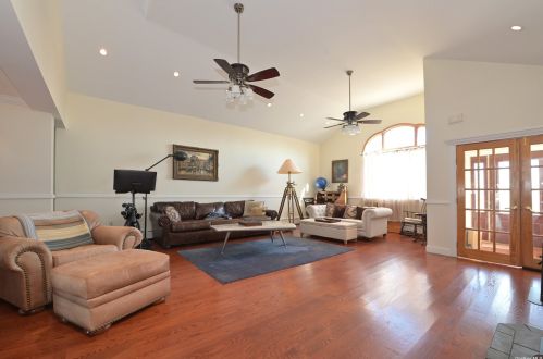 429 Cross Bay Blvd, Far Rockaway NY  11693-1056 exterior