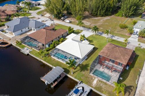 4330 21st St, Cape Coral, FL 33993-3419