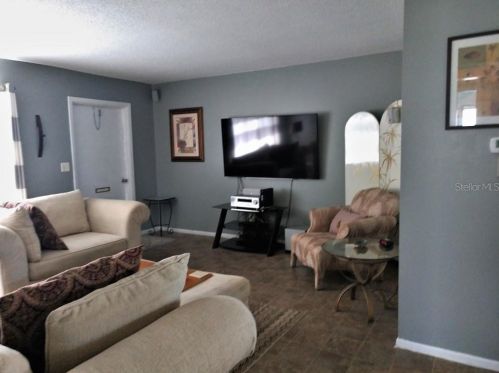 3715 98th Ave, Pinellas Park, FL 33782-4022